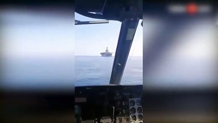 Yanına kadar geldi! ABD uçak gemisine taciz kameralarda