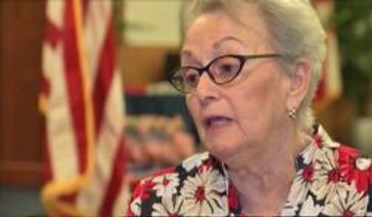 FL: Sobreviviente del Holocausto se convierte en ciudadana americana