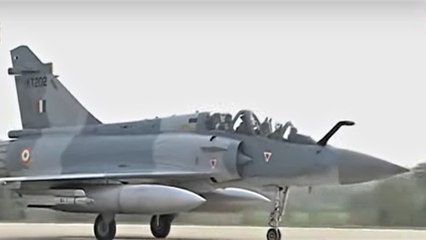 Air Show: Mirage 2000 landing on Purvanchal Expressway