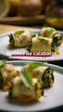 Rollitos de calabacín rellenos de espinacas y arroz