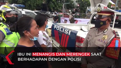 Ibu Ini Menangis dan Merengek Saat Terkena Tilang Karena Tak Memiliki Surat Kendaraan