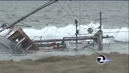 Santa Cruz Boat Runs Aground In San Francisco Bay.