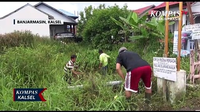 Antisipasi Banjir, Warga Gotong-royong Bersihkan Saluran dan Resapan Air