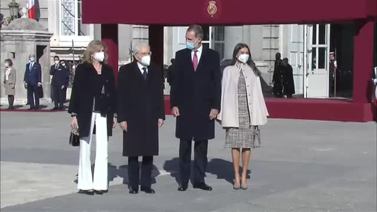 Los reyes reciben con honores militares al presidente italiano en el Palacio Real