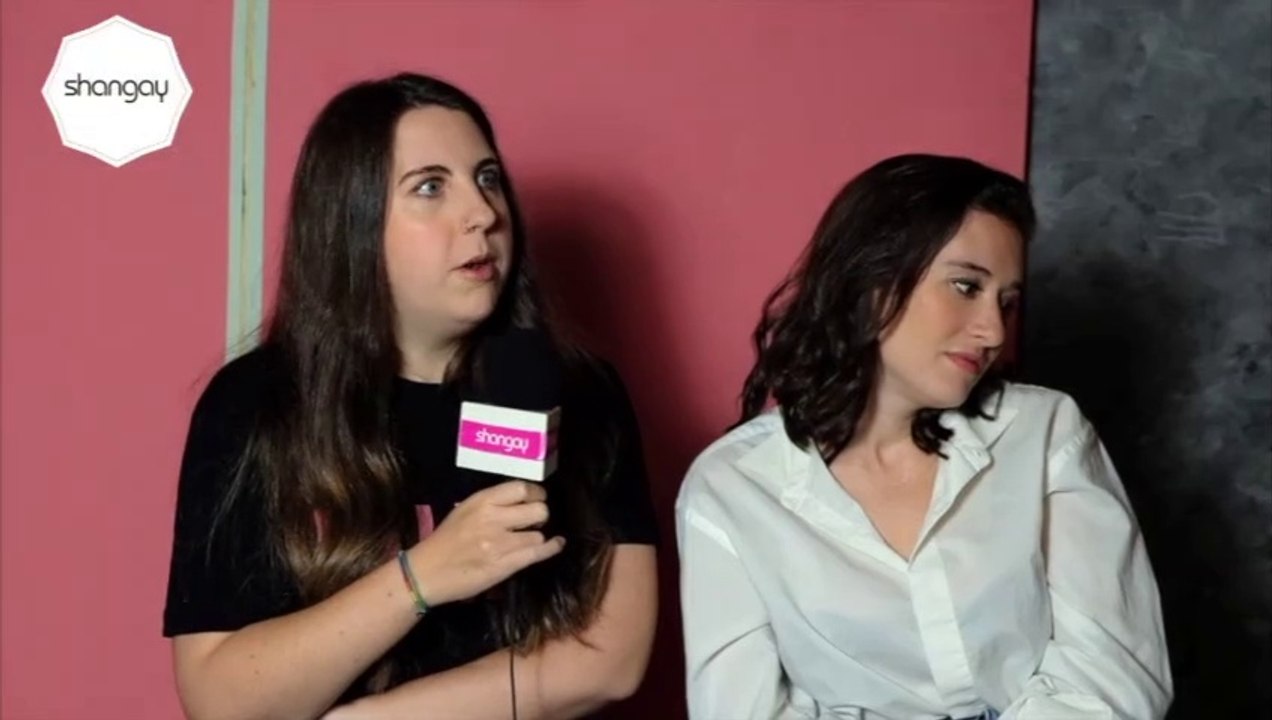 'ESTIRANDO EL CHICLE', Carolina Iglesias y Victoria Martín y su entrevista más LGTBI+ | SHANGAY