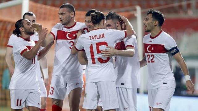 Türkiye gruptan çıkar mı, nasıl çıkar? FIFA 2022 elemelerinde Türkiye'nin gruptan lider çıkma ihtimali var mı? Türkiye grubu 1. sırada nasıl bitirir?