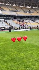 مصطفى محمد يدعم فريق wonders الغنائى بعد فقرتهم الفنية قبل مباراة المنتخب