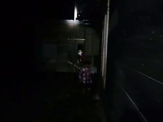 Warga Desa Datai Nirui Turunkan Modem Saat Hujan