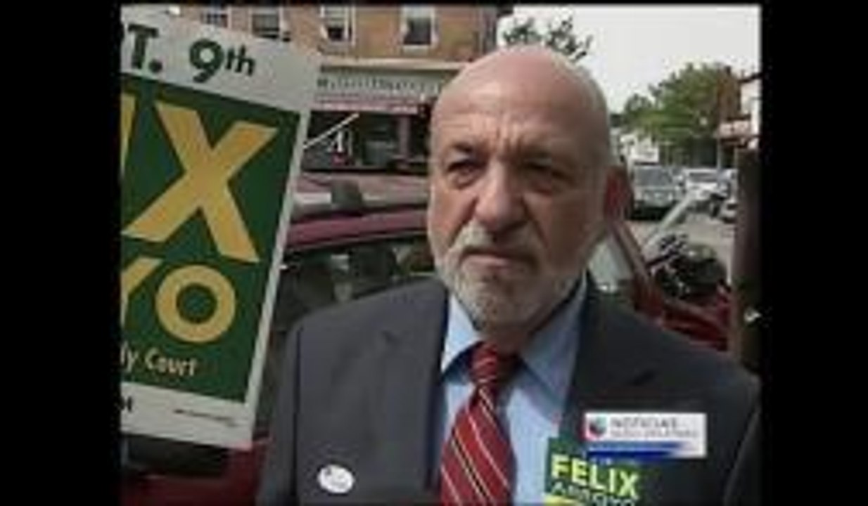 Felix Arroyo comparte con votantes