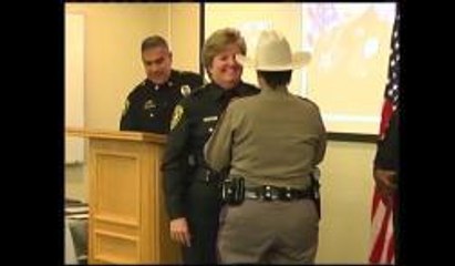 La policía local homenajeó a dos de sus oficiales