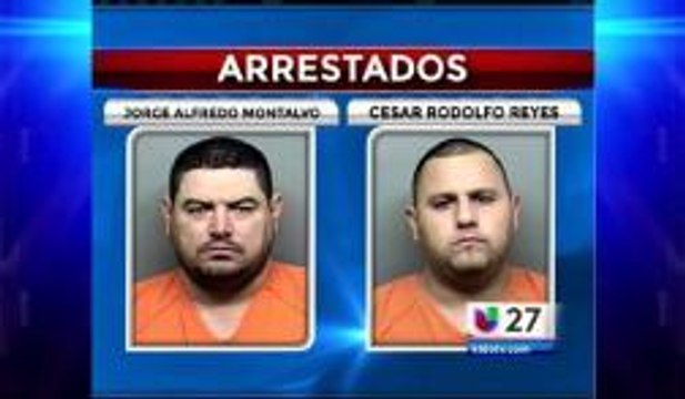 Arrestan a Dos Hombres Por Posesión de Drogas y Armas