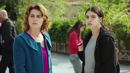 LA SRA FAZIYET Y  SUS HIJAS - 19