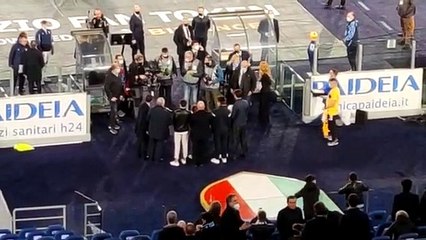 "Fratelli tutti", Lotito e Agnelli a bordo campo prima di Lazio - Juventus