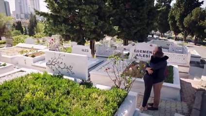 LA SRA FAZIYET Y  SUS HIJAS - 67