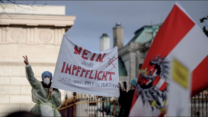 Multitudinaria protesta en Viena contra el confinamiento y la vacunación