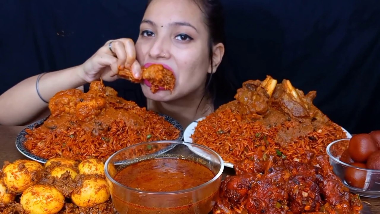 Asmr Eating Spicy Schezwan Fried Rice, Spicy  Chicken Curry, Mutton Curry, Egg Kosha, Chicken Lollipop | Foodie JD
