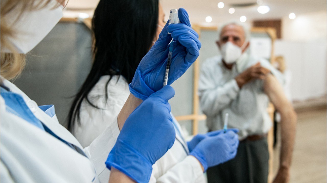 Vaccin Covid-19 : autoriser en urgence Spoutnik V, c’est “la roulette russe”, avertit l’EMA