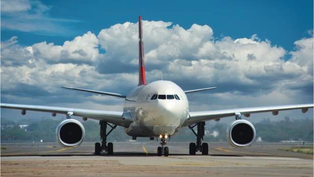 Pourquoi certaines compagnies aériennes vont désormais peser les passagers avant l’embarquement