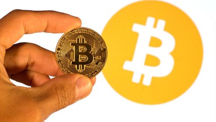 Le Bitcoin chute après avoir battu son record