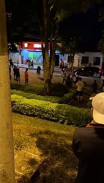 Homem morre ao ser esfaqueado durante briga em evento