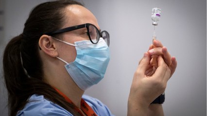 Covid-19 : l'UE change de stratégie et prend ses distances avec AstraZeneca sur les vaccins