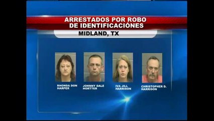 Los arrestan por robar identificaciones