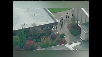 Un tiroteo en una preparatoria al norte de Seattle deja un estudiante muerto