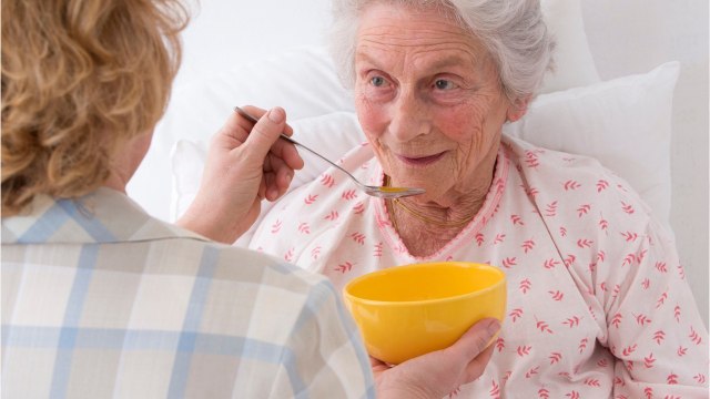 Où en est l’idée d’une prime pour les aides à domicile de personnes dépendantes ?