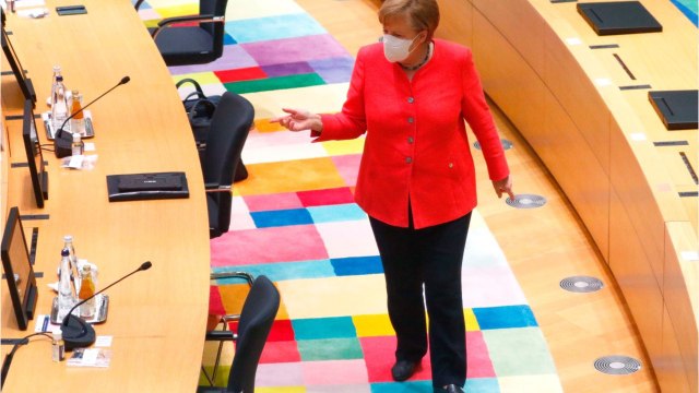 Les cadeaux d’Angela Merkel au sommet européen