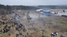 Las fuerzas de seguridad polacas dispersan con cañones de agua a los migrantes