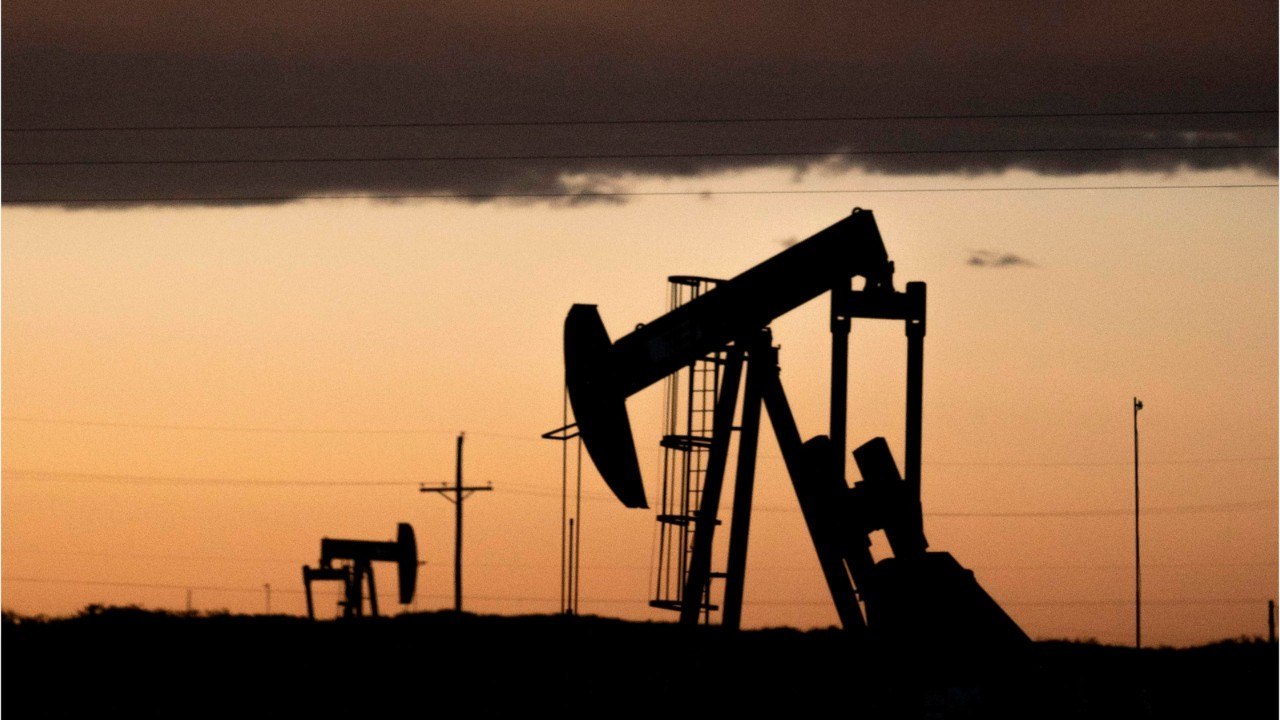 Le prix du pétrole continue de grimper