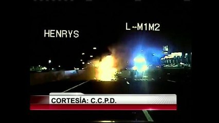 La policía local hizo público el vídeo del incendio de una patrulla