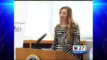 Reconocen a Estudiantes Destacados