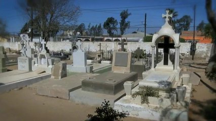 El negocio de la muerte: recicladores de tumbas