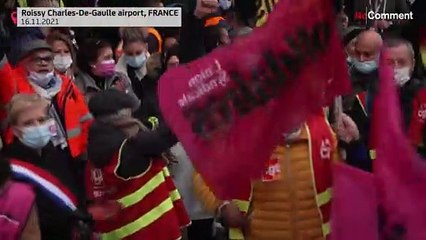 At Paris airport, security officers protest against wage cuts