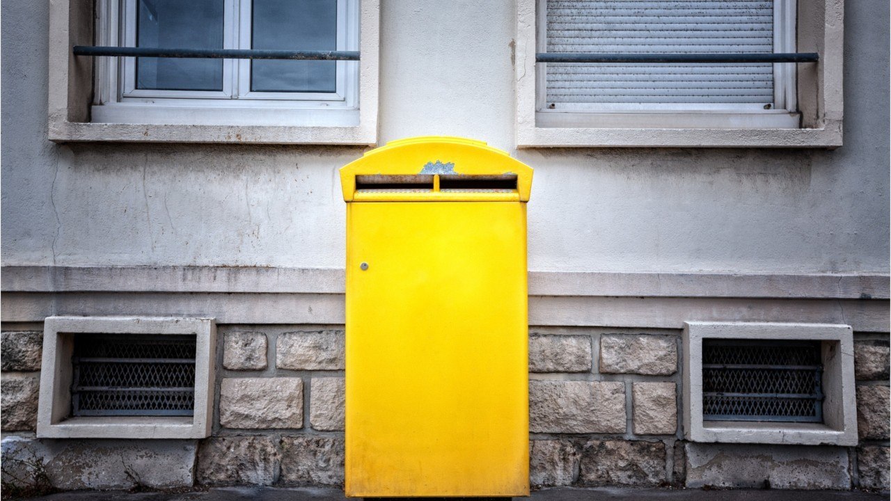 Les syndicats forcent La Poste à réduire la distribution du courrier dans les Hauts-de-Seine