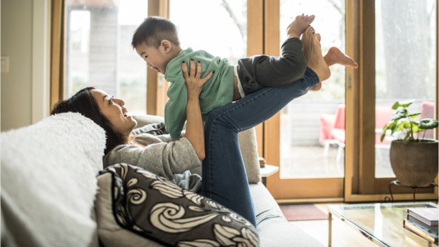 Verser des allocations familiales dès le premier enfant : la proposition musclée d’un rapport parlementaire
