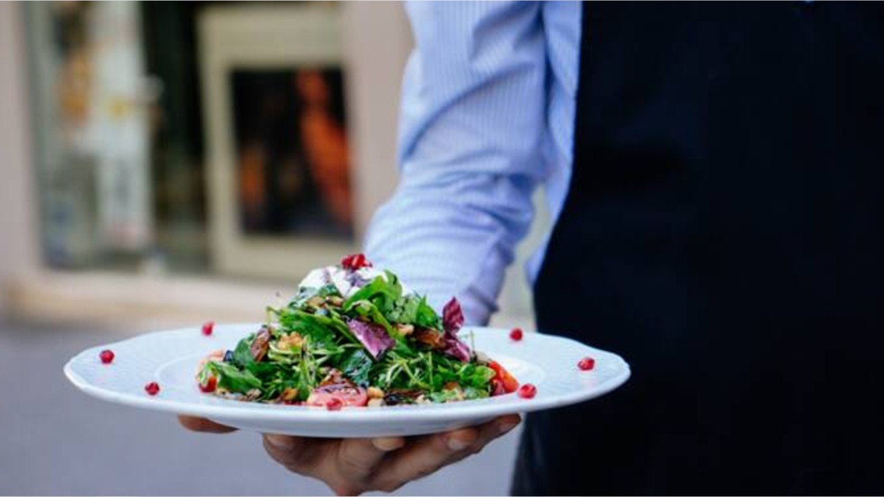 Le célèbre chef Jean-François Piège dénonce le "chantage" de l’assureur Axa