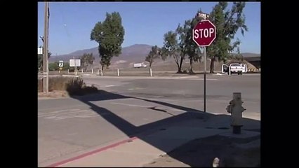 Cuerpo de hombre hayado colgado de un árbol