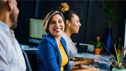 Ces salariés s'éclatent dans leurs "bullshit jobs", ils racontent