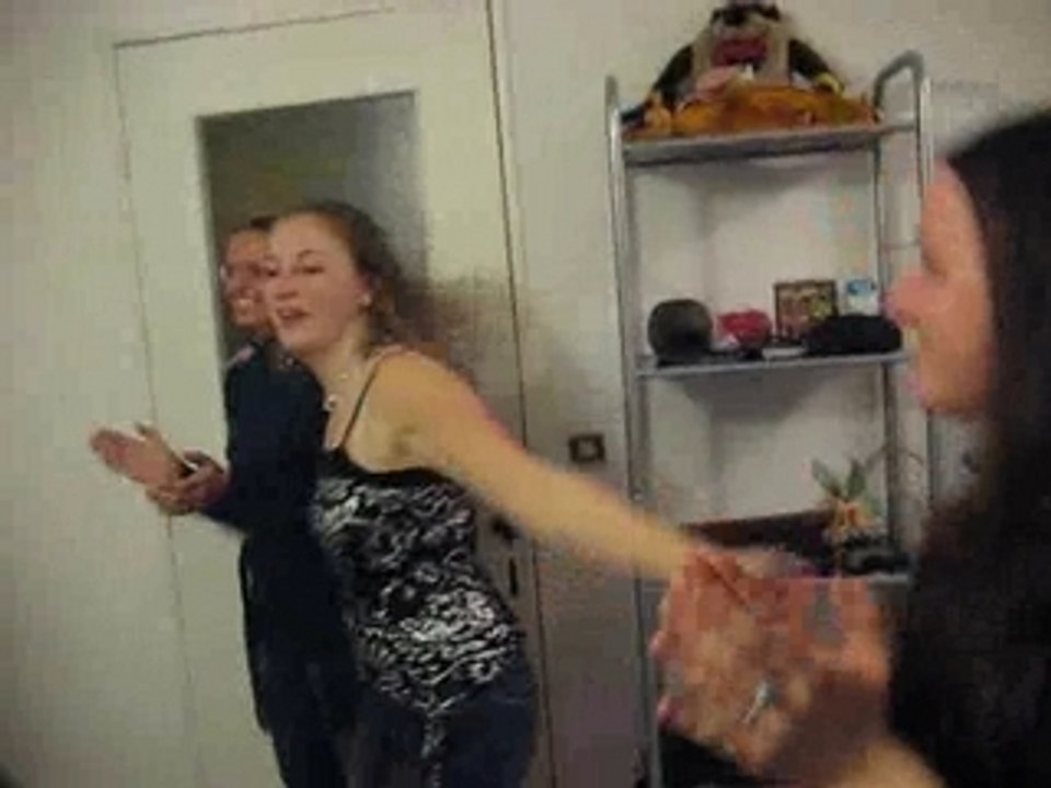 Parodie de La Chanson du Dimanche - Bonne Humeur