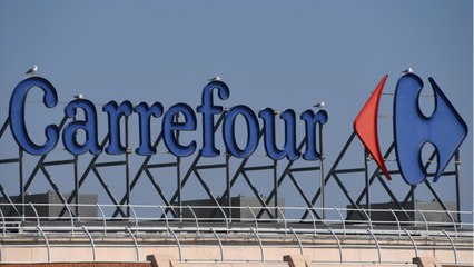 Carrefour accusé d'avoir touché des millions d'aides tout en supprimant des emplois
