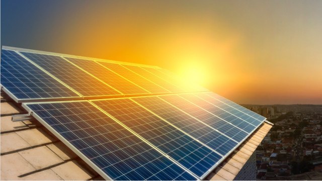 Les tuiles solaires d’Elon Musk débarquent en France