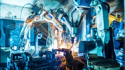 Taxer les robots pour financer nos retraites : une fausse bonne idée ?