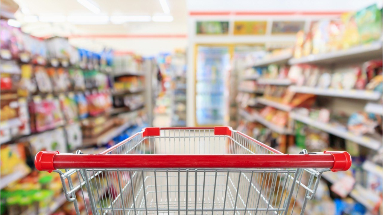 Casino, Carrefour, Auchan : l'avenir des hypermarchés passera-t-il par les corner shop ?