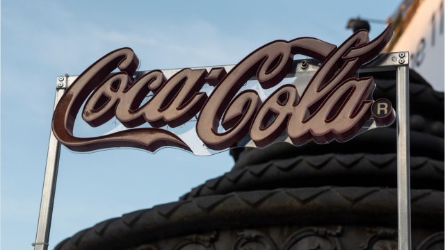 Hospitalisée après avoir bu de l'eau, elle réclame 118.000 euros à Coca-Cola