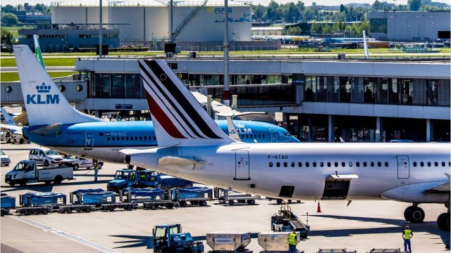 Grève des contrôleurs aériens : plus de 600 vols annulés