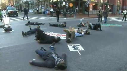 DC: Continúan protestas por decisión de Gran Jurado de Missouri