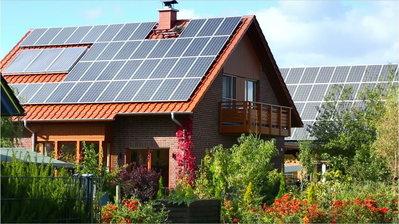 DualSun : ce panneau solaire révolutionnaire promet 25 ans d'économies  d'énergie - Capital.fr