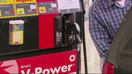 Continúa descendiendo el precio de la gasolina